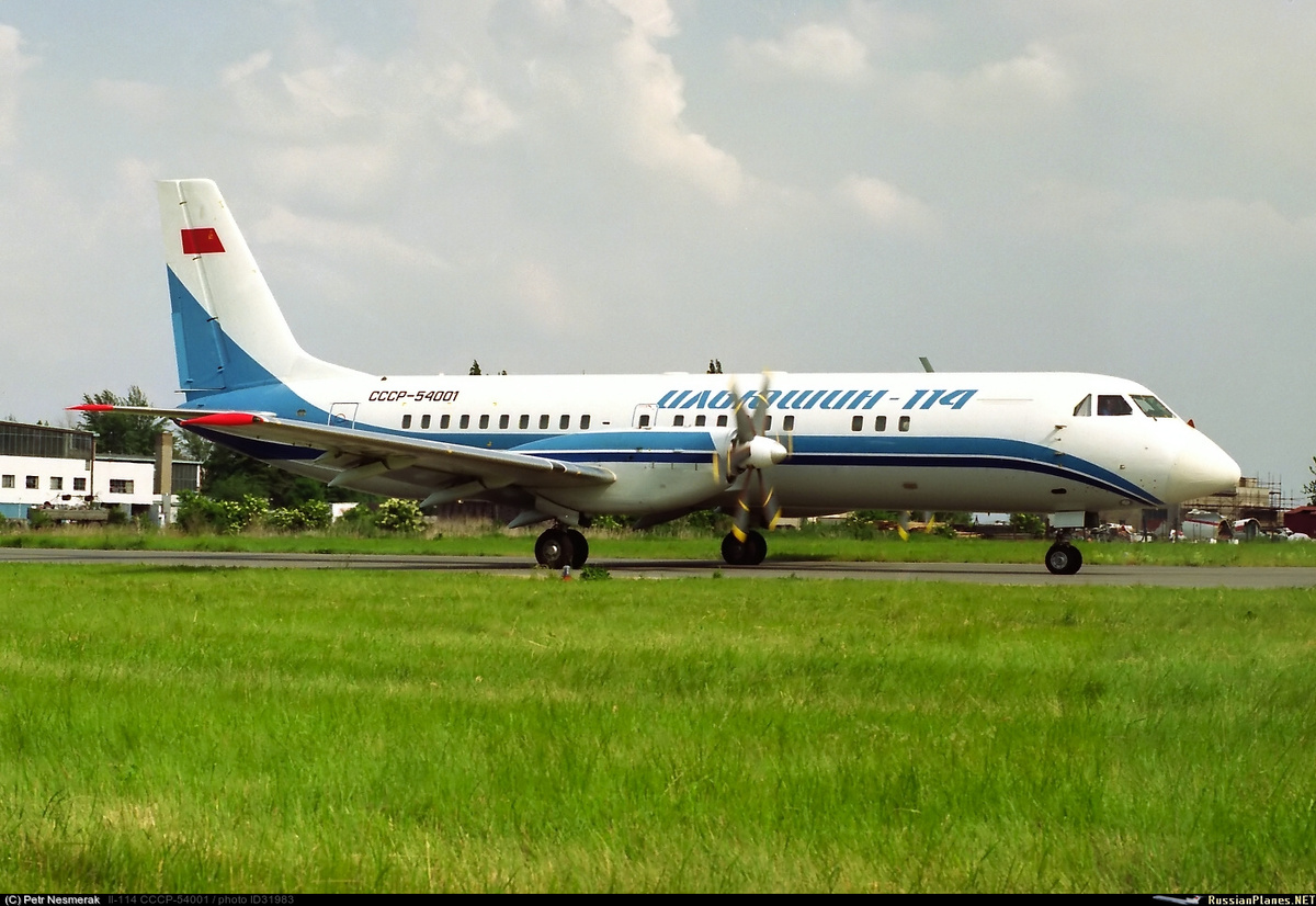 Советский самолёт  Ил-114.