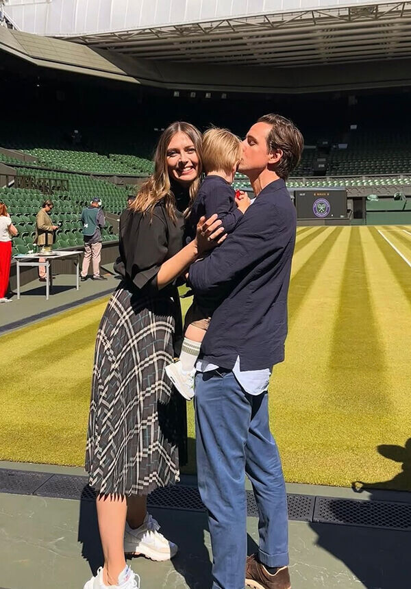     Мария Шарапова показала фото возлюбленного с сыном