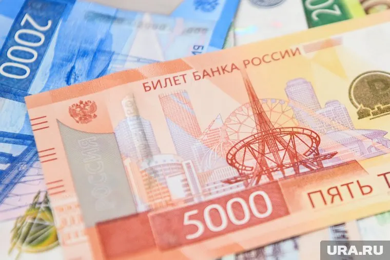 Банки снизили ставки по вкладам до 22% годовых
Фото: Владимир Жабриков © URA.RU