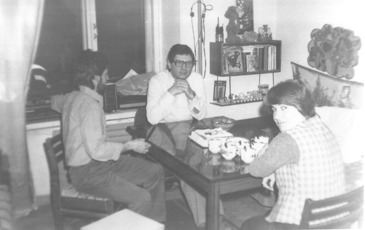 День рождения у Толика-старшего.