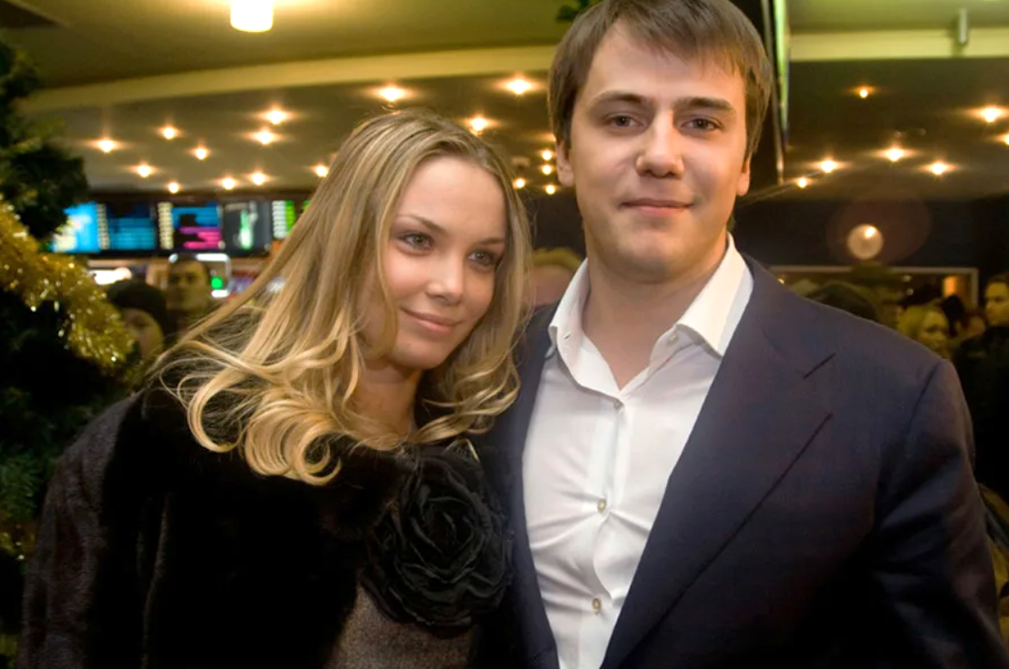 на фото Татьяна Арнтгольц и Иван Жидков