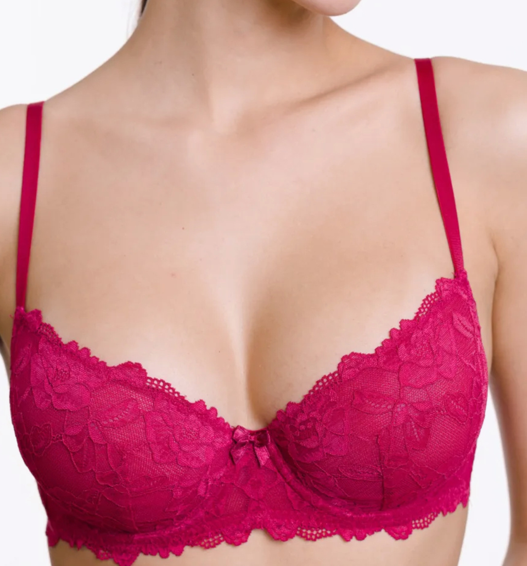 Малиновый бюстгальтер