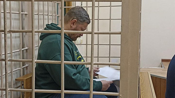    Директор ООО "Торговый дом "Курск" Денис Фёдоров арестован Ленинским районным судом Курска на два месяца. Скриншот: ТГ-канал Объединённой пресс-службы судебной системы Курской области