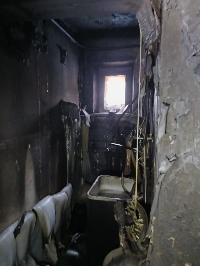    Двух человек госпитализировали из горящего дома в поселке КарелииГосударственный комитет Карелии по ОЖ и БН