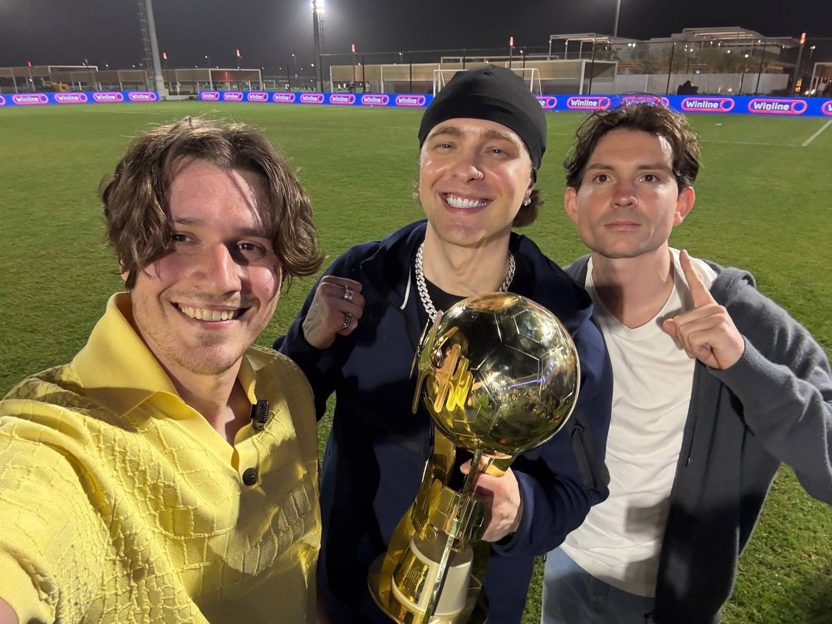 Президенты "2Drots" Некит и Женя и давний фанат "2Drots" Егор Крид.