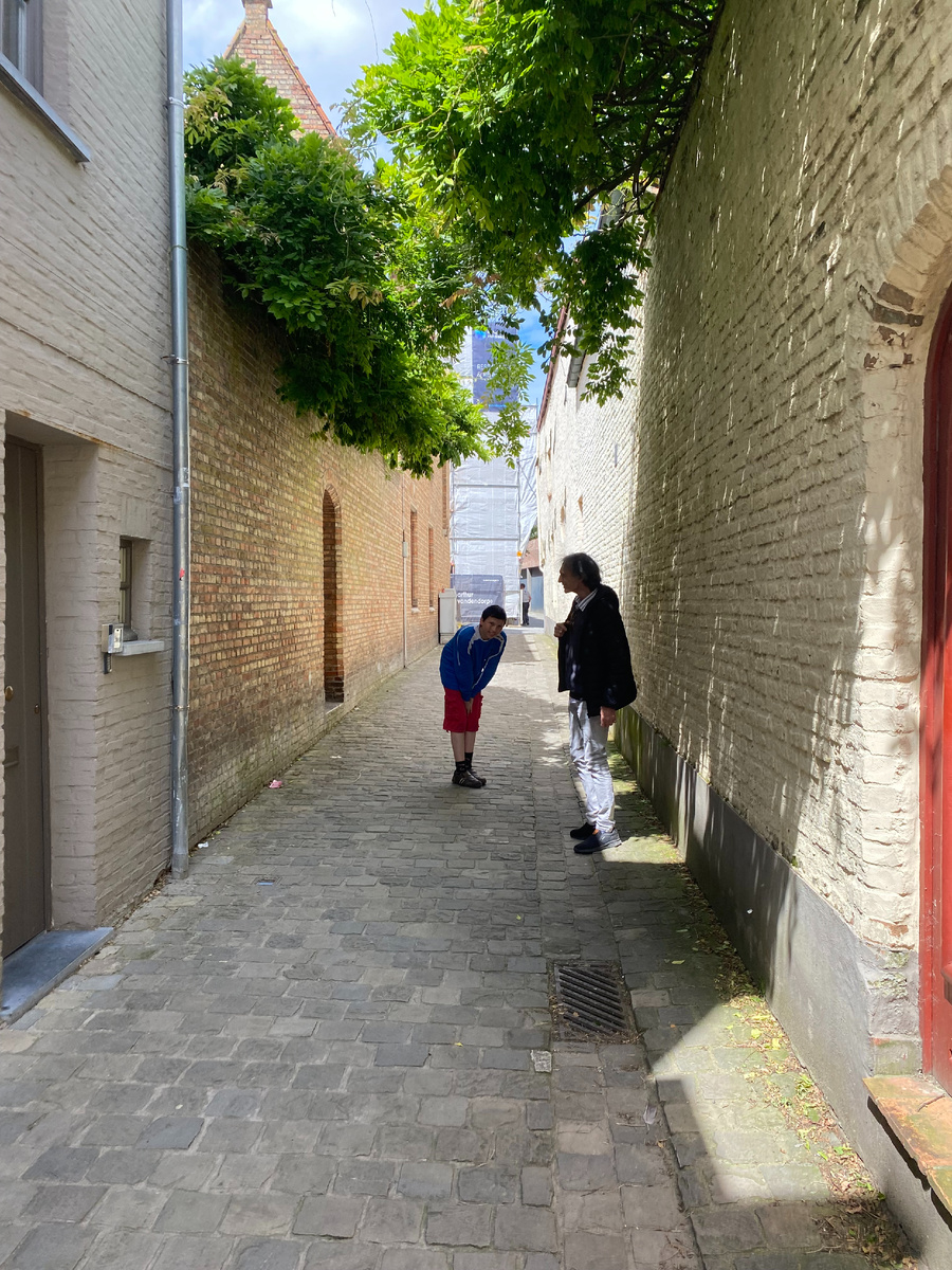 Личное фото. В Брюгге с внуком