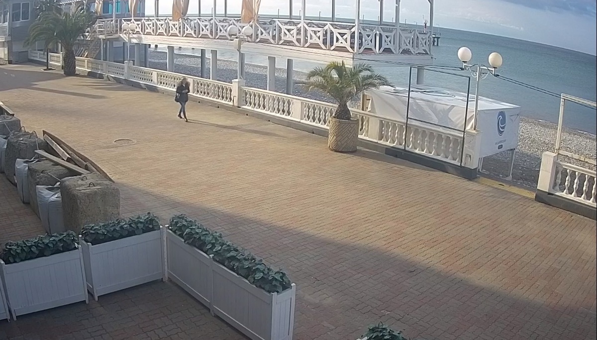 Набережная и пляж в Лазаревском