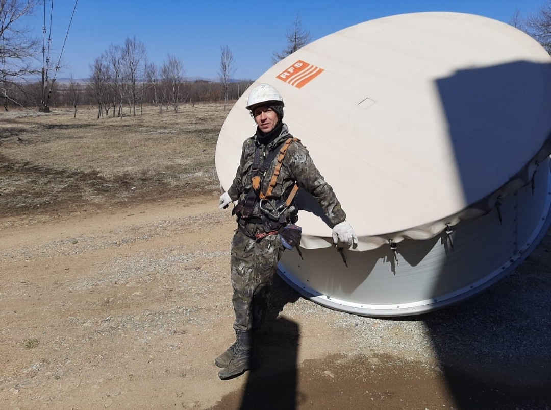 Демонтированная антенна РРЛ ø3,2 м.