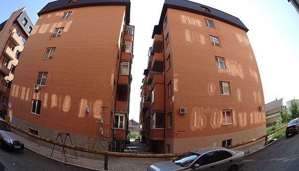 Расстояние между домами нормальное? И так сойдёт?