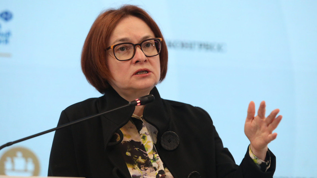 Стоит ли вкладывать в недвижимость или копить на вкладе в 2025?