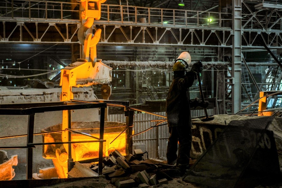 Челябинский электрометаллургический комбинат. | Фото: Ахметов Вадим/URA.RU/TASS