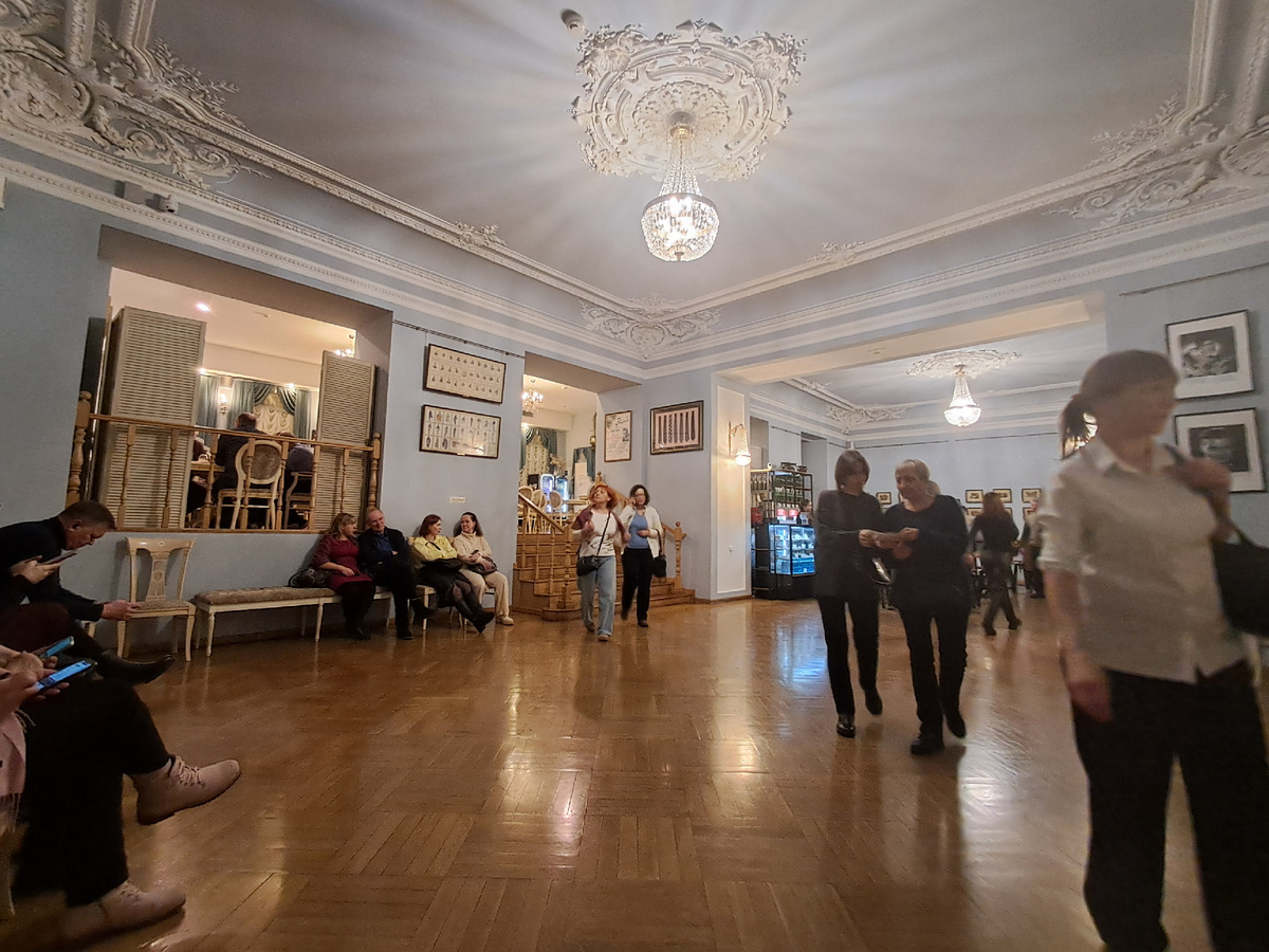 Фойе. Фото автора 