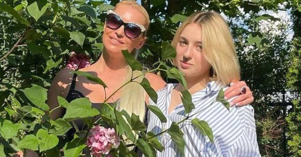 Ариадна с матерью.