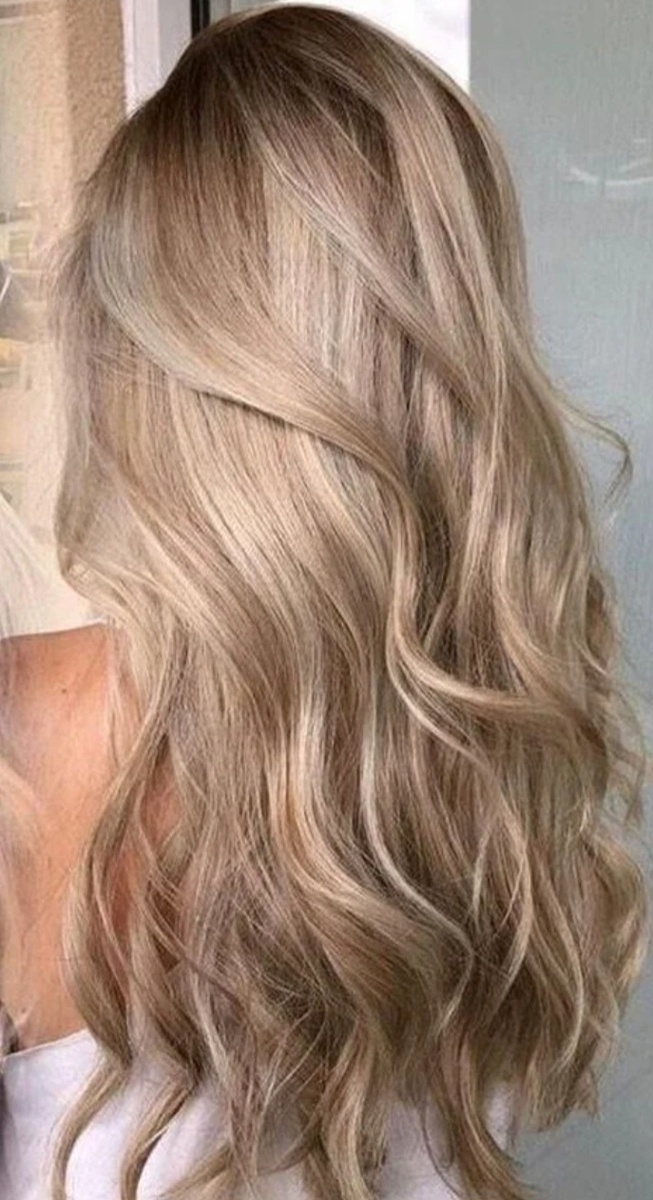 Ухоженные волосы.