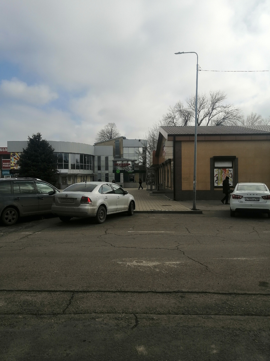 Поехали в магазин.