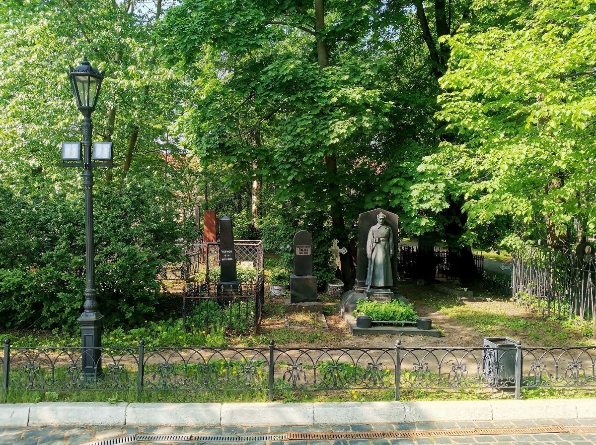 Казачье кладбище (Коммунистическая площадка). Фото автора.