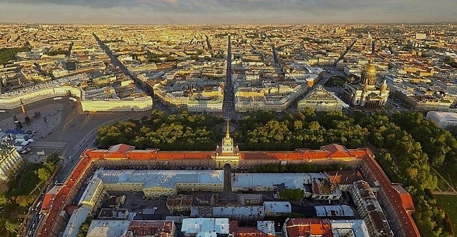 Вид на город со стороны Невы