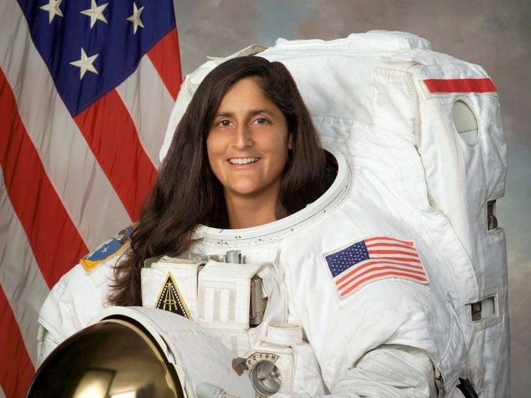    Застрявших на МКС американских астронавтов могут вернуть на Землю на две недели раньше срока