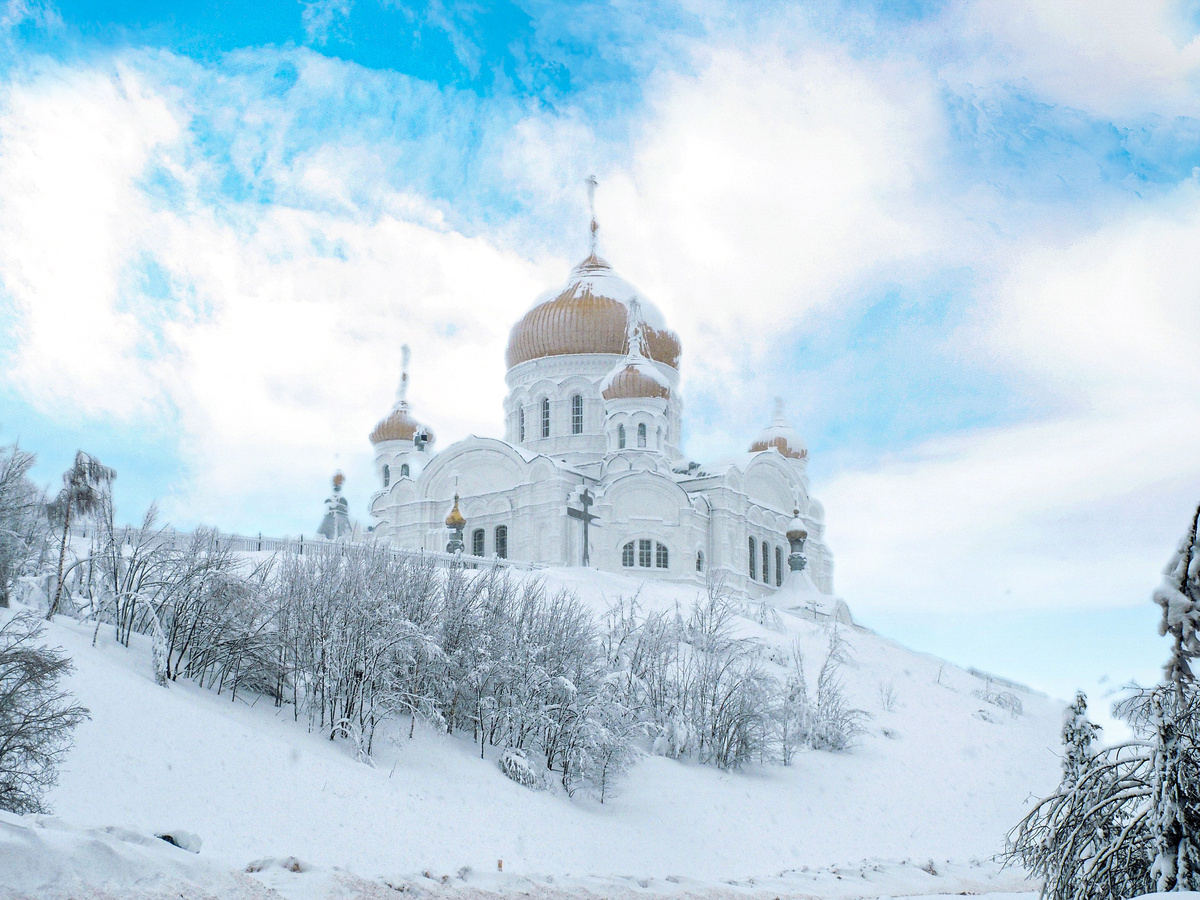 Белогорский монастырь зимой
