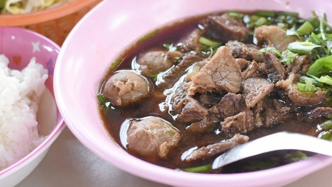 Это супчик као-тяу в "макашнице"