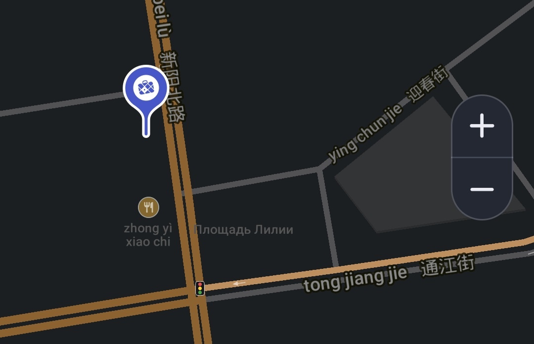 Здесь находятся Yishion, N+a, рядом универмаг, чуть выше по этой же стороне улицы, напротив ещё один универмаг, за ним ещё выше - магазин 361 (скрин с maps.me)