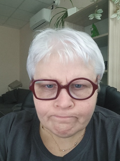 Ходют тут всякие, вещами моими без спросу пользуются 😠 ЗЫ: злая бабка