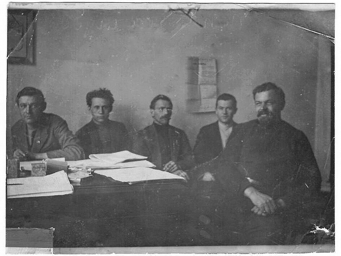 Деловой совет "Уральской правды" и "Уральского рабочего", 1924
Слева-направо: тов. Колотов, Ашихмин, Цыпулин, Орлов, Жилинский А.Н. 