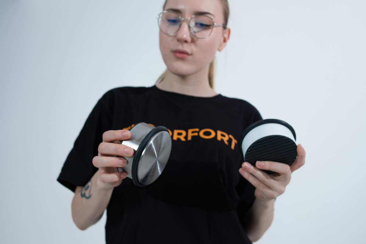 На фото: дверные моюильные ограничители Floor Fort 