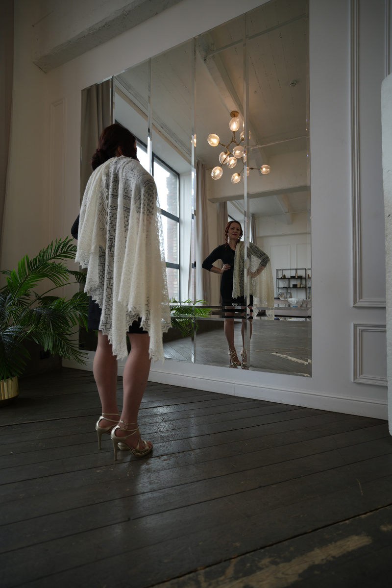 Татьяна Красильцева. Электрозавод. Съемки коллекции шалей ручной работы.