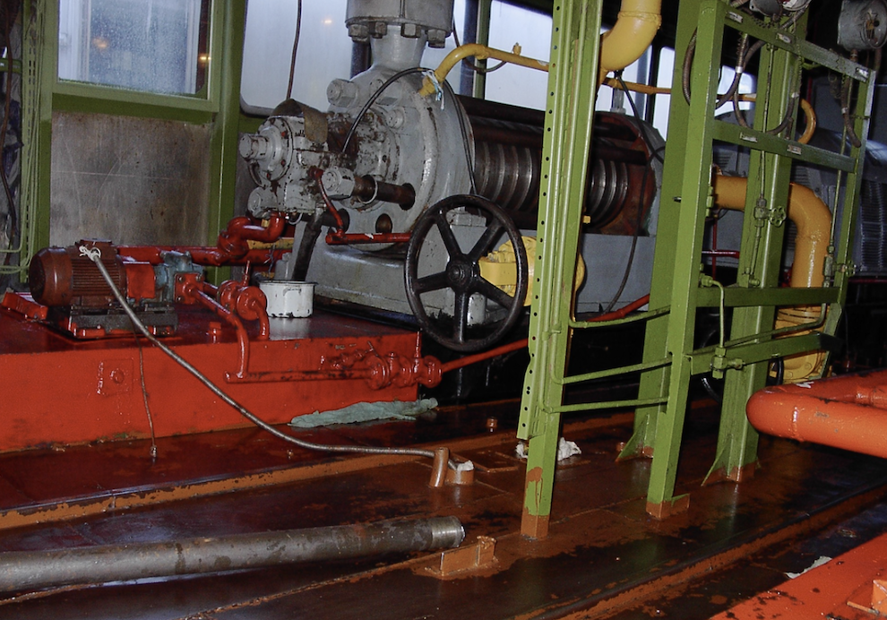 Насос высокого давления на КНС.