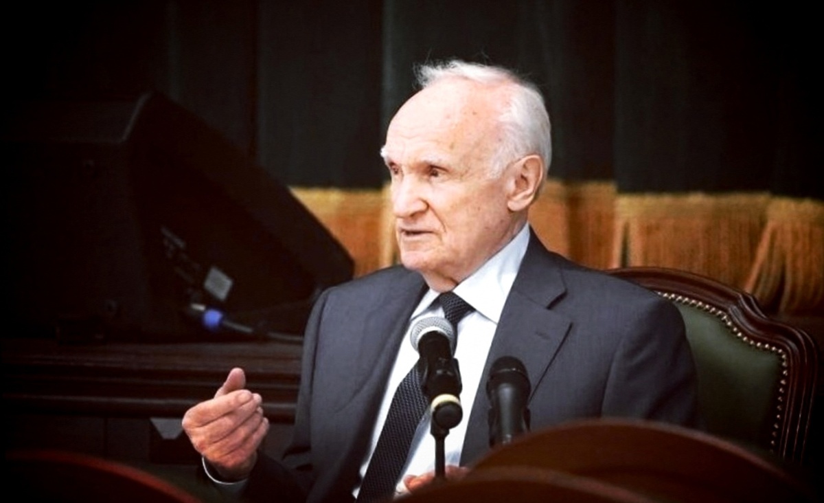 Алексей Ильич Осипов — учёный-богослов, педагог, доктор богословия, заслуженный профессор Московской Духовной Академии и Семинарии, писатель, публицист, проповедник.