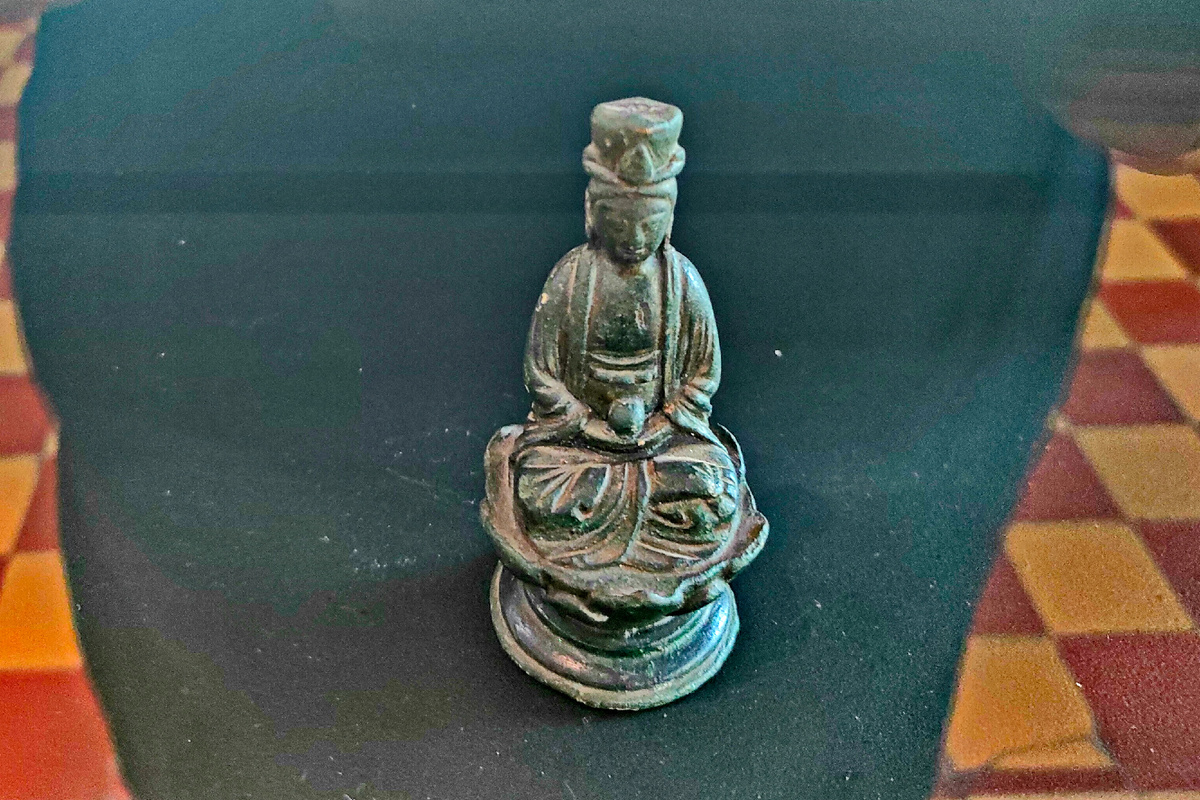 Статуэтка Будды, Бохайское царство, Владивостокски музей им. Арсеньева