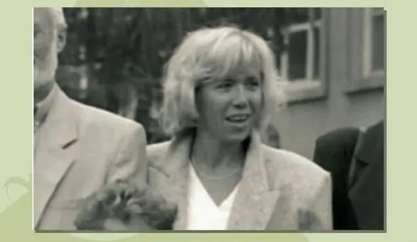 Самая ранняя фотография Брижит Макрон из "Brigitte Macron: L'Affranchie", 1993 год.