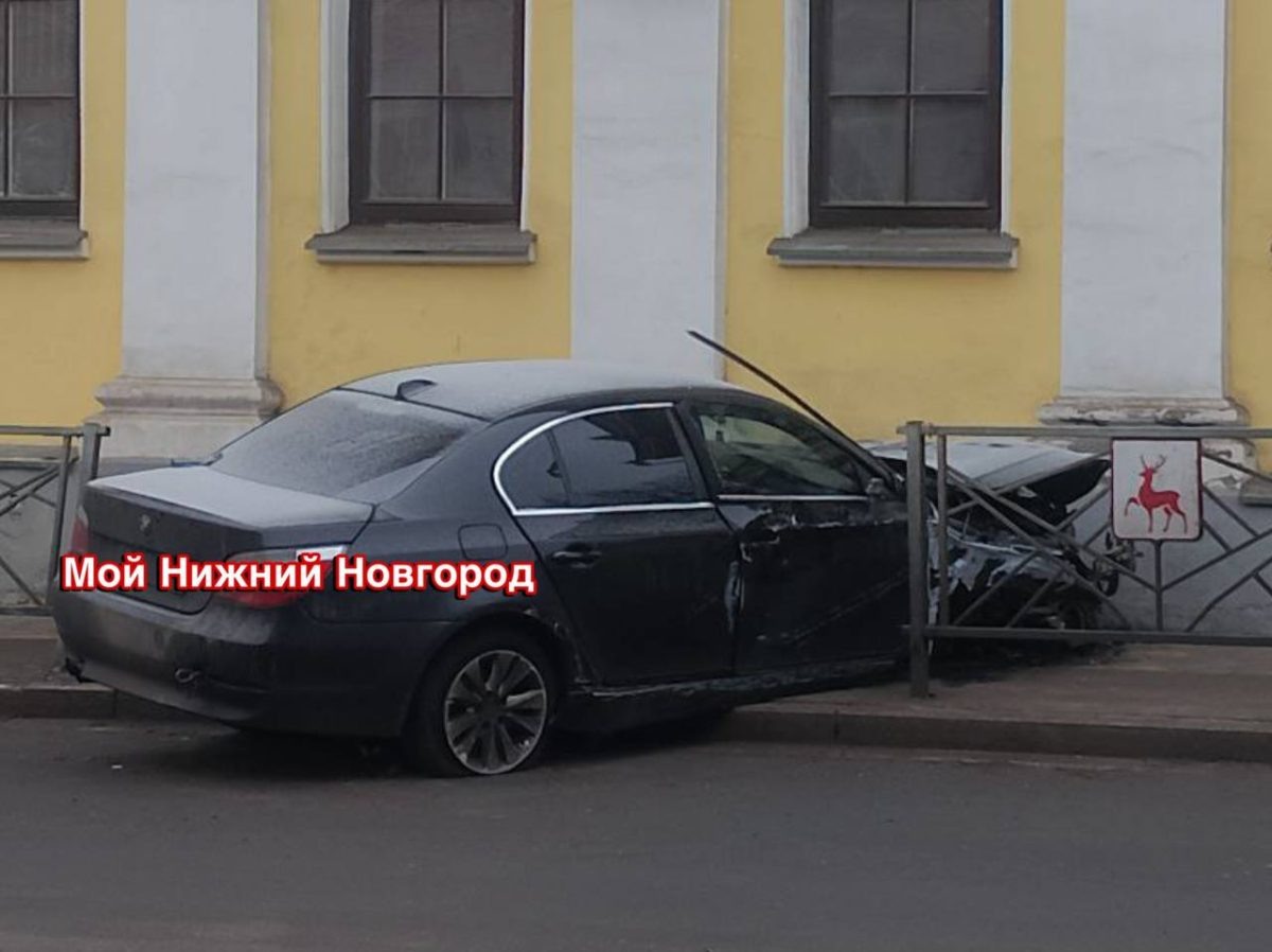    Иномарка получила серьезные повреждения