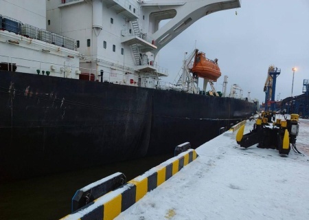   В Ленинградской области тонет танкер, на борту — 130 тысяч тонн мазута