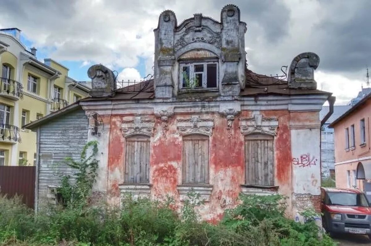    В Твери за 15 млн рублей пустили с молотка исторический «Дом Мутузова»