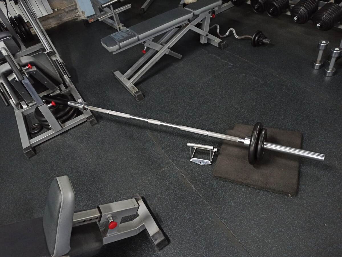 Тяга Т-грифа - самое лучшее упражнение для центра спины. Но есть нюансы, читайте далее.