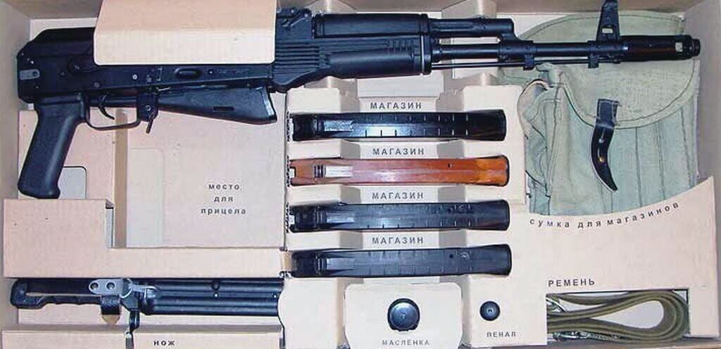 У аутентичного страйкбольного «калашникова» был неплохой шанс появиться более 10 лет назад. Но, помешали обстоятельства организационного характера. На фото страйкбольный АК74М, разработанный на «Ижмаше» совместно со страйкбольной командой «Застава»