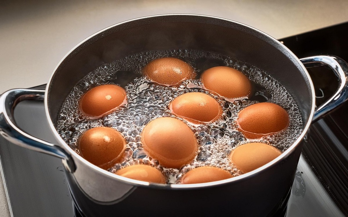 Зачем трясти яйца, перед их варкой: хитрость опытных хозяек, о которой вы не знали / Фото: Pogovorim.by
