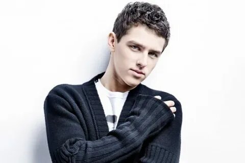 Это фото будет на странице с самой голосовой моделью Donny.