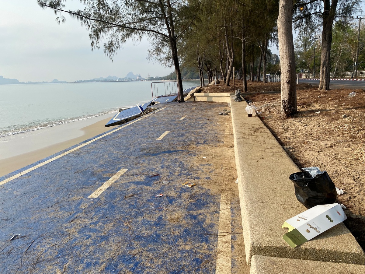 Вот такое безобразия во всём мире творится...