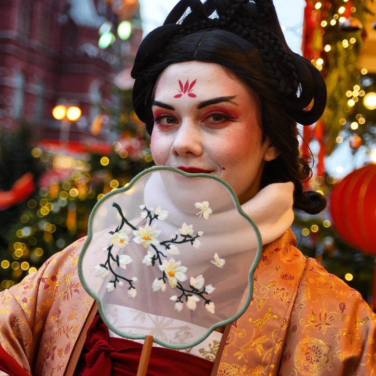 Вот такие симпатичные персонажи, одетые по мотивам китайских традиционных костюмов