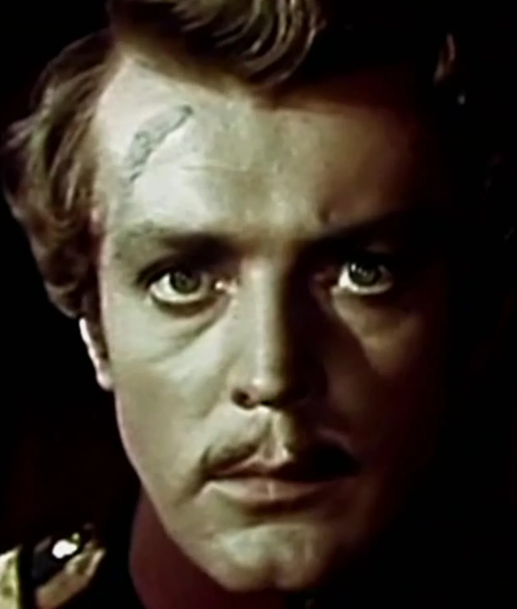 Олег Стриженов в роли не помню какого офицера.