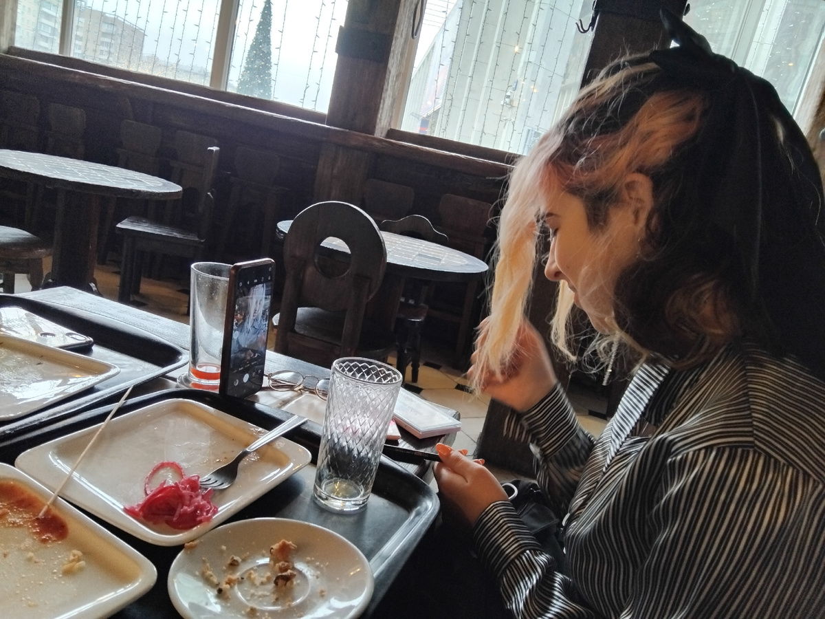 Зеркало забыли дома)