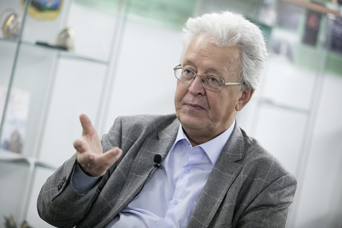 Профессор Валентин Катасонов