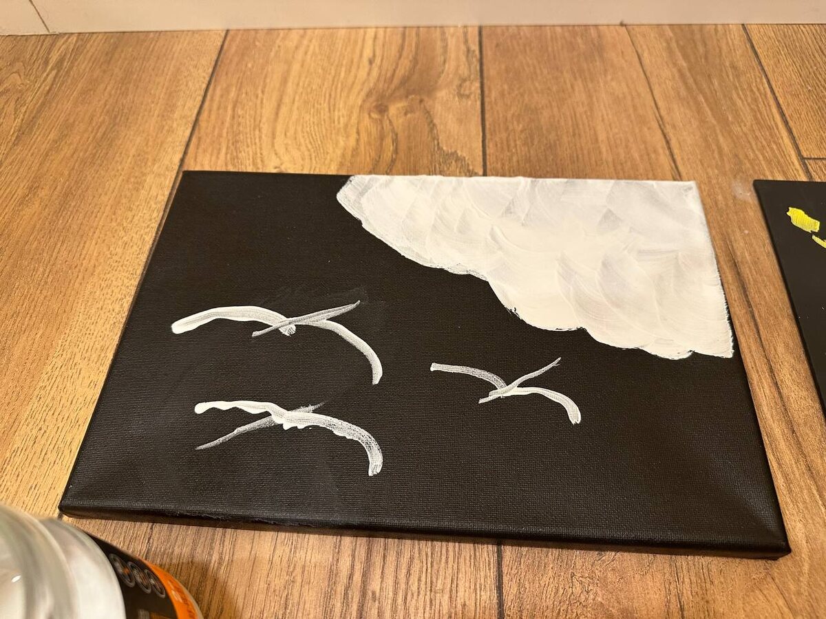 "Мы родились в тесных квартирах новых районов
Мы потеряли невинность в боях за любовь"(с)