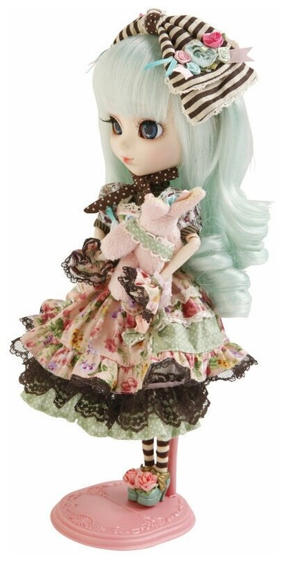 Пуллип Алиса Мята (https://gdeotziv.ru/catalog/kukly-i-pupsy/pullip/kukla-pullip-alisa-v-strane-chudes-alisa-v-sadu-myatnaya-31-sm-otzyvy/)