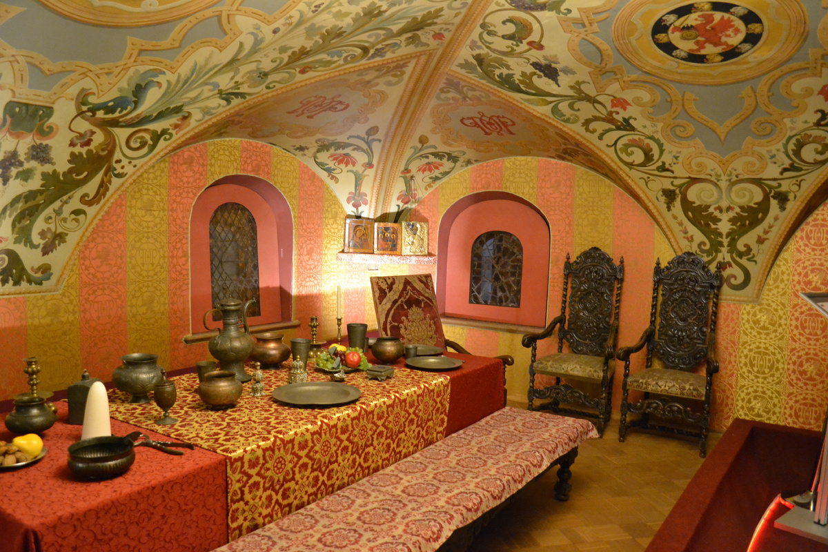 Трапезная в палатах бояр Романовых. Фото автора