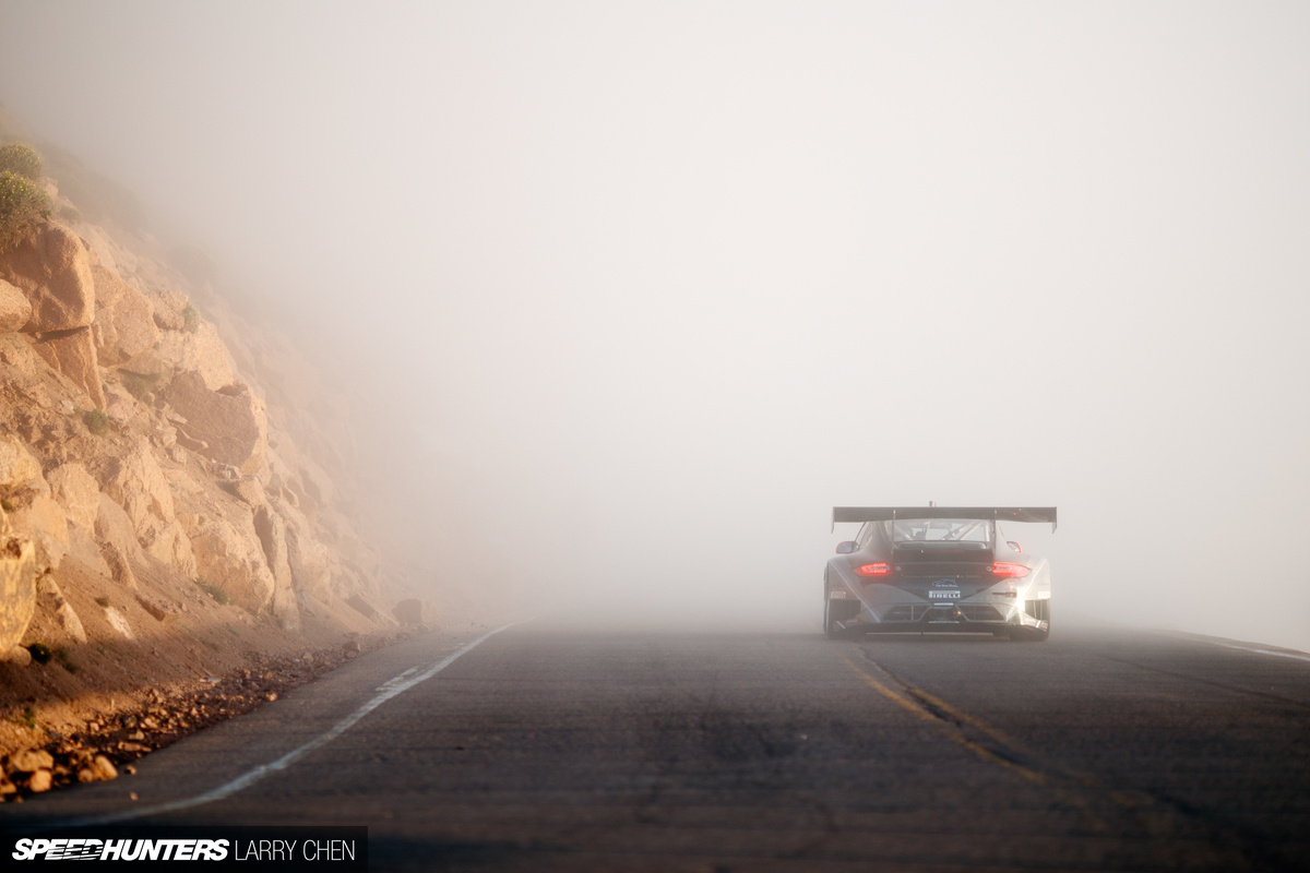 Едва ли не сразу после того, как Армейский инженерный корпус построил в 1873 году дорогу на вершину горы Пайкс-Пик, она стала популярнейшим местом для заездов самых разнообразных машин