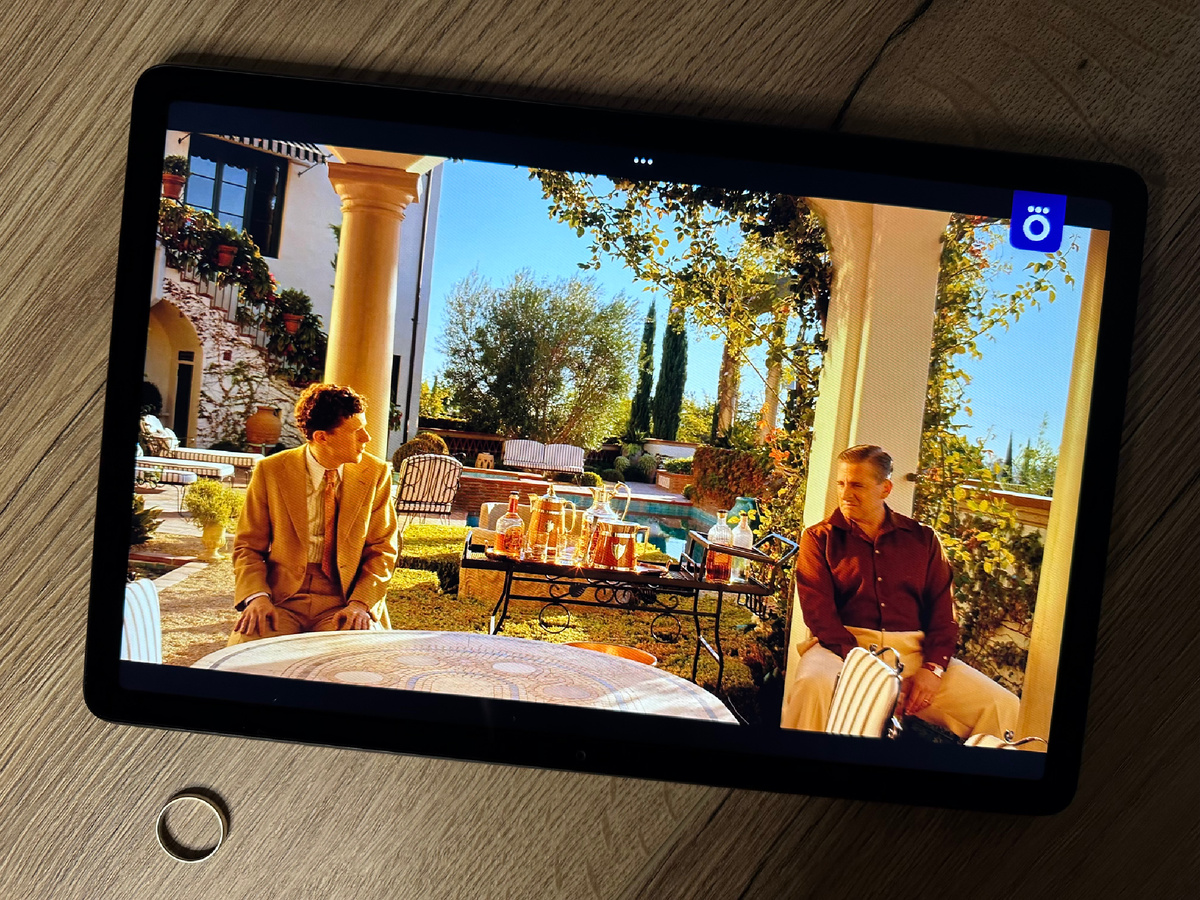 Вуди Аллен - мастер выстраивать кадр и давать нам подсказки. Да и в целом, он большой мастер своего дела, на мой взгляд 👏 